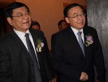 國家質(zhì)檢總局副局長劉平均，河南省副省長徐濟(jì)超進(jìn)入會(huì)場